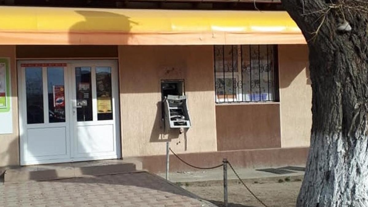 Bancomat aruncat în aer la Constanța. Hoții au reușit să fugă cu banii