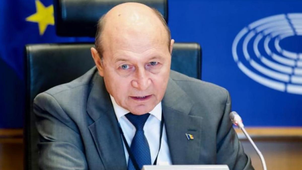  Băsescu atenționează: Dezastrul mai poate fi redus. Greșeala făcută de Iohannis