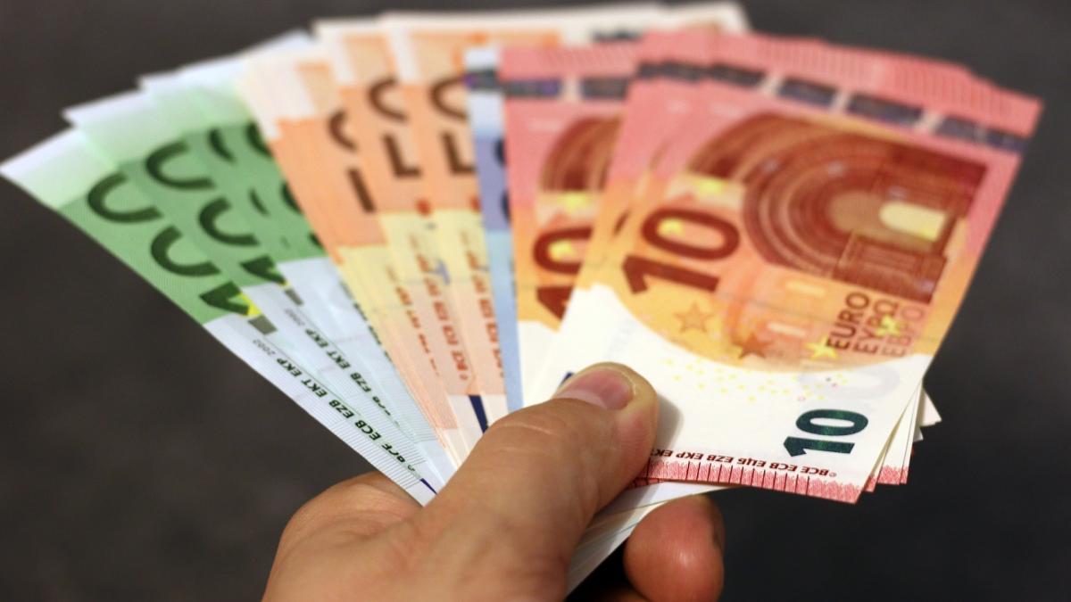 Grecia interzice concedierile, în perioada crizei COVID-19, și dă 800 de euro celor care nu merg la lucru