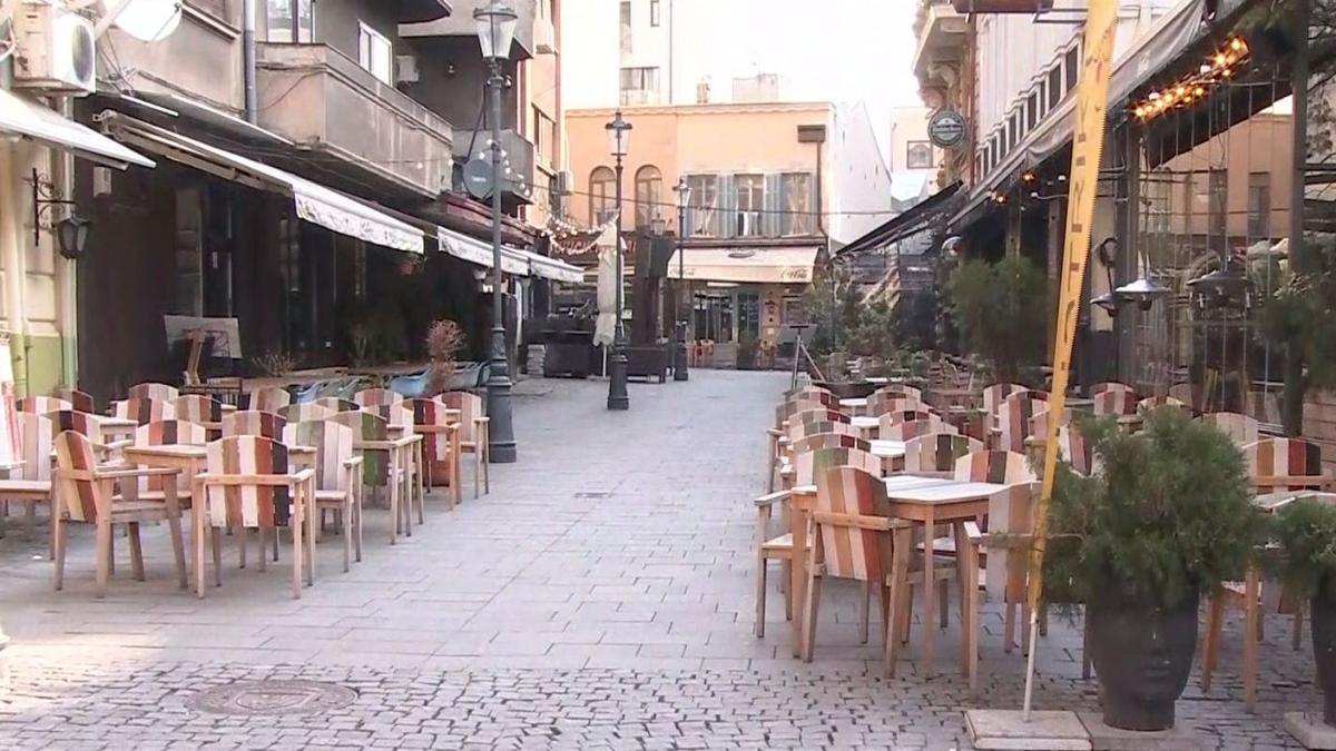 Imagini din Centrul Vechi. Barurile, restaurantele şi cafenelele au fost închise 