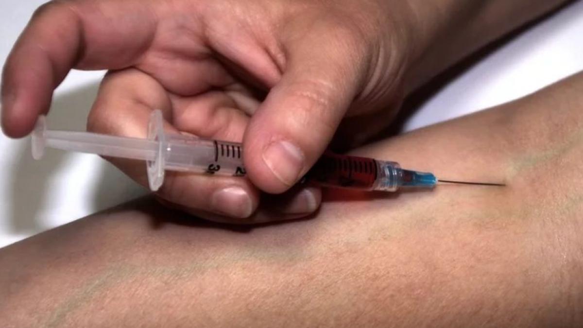 Un vaccin contra coronavirus, distribuit pe scară largă până anul viitor. Anunțul făcut de specialiștii chinezi pentru Antena 3