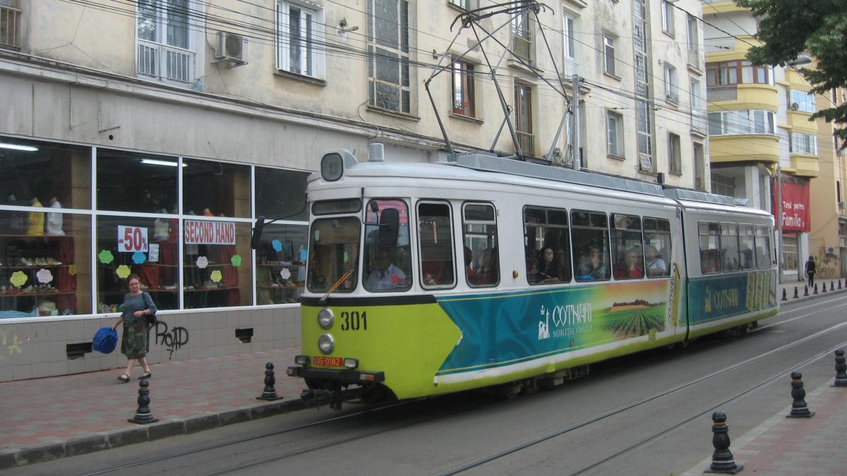 Transportul în comun din Iași a fost suspendat. Autobuzele și tramvaiele circulă doar pentru cadrele medicale și polițiști