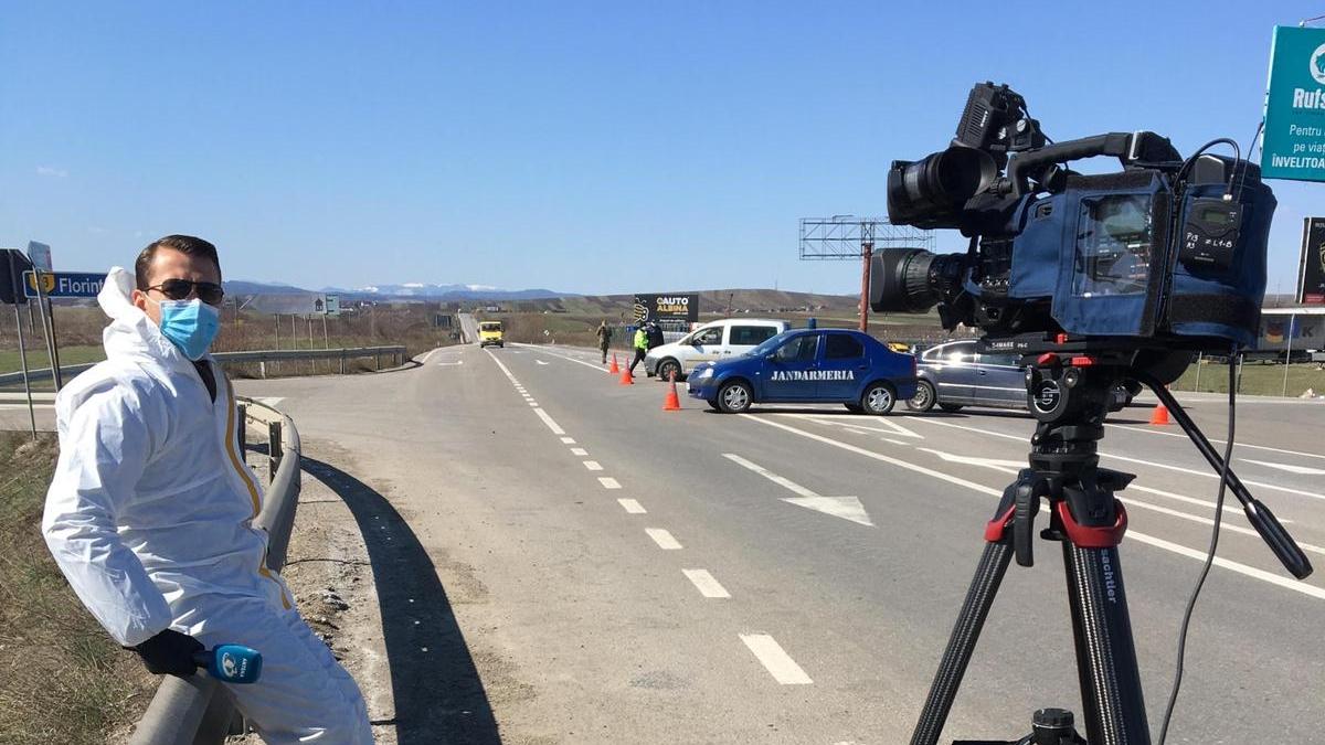 Antena 3, singura echipă de televiziune care transmite de la Suceava, oraşul focar al României