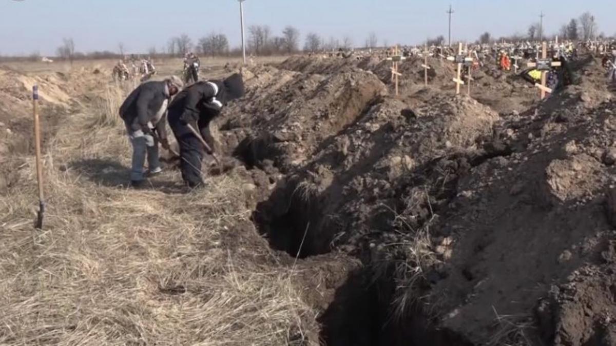 Într-un oraș din Ucraina, fără niciun deces din cauza coronavirus, s-au săpat 600 de gropi, în avans. "În eventualitatea unui aflux" (Video)