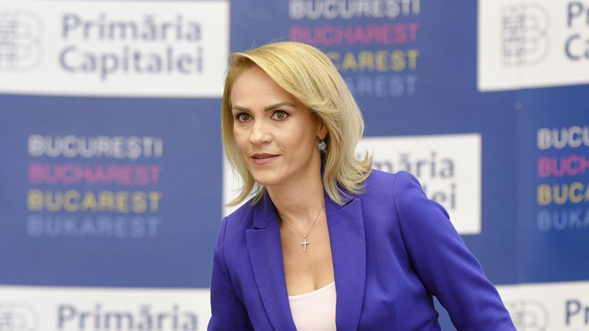 Gabriela Firea: 120.000 de halate de protecție și 200.000 de mănuși, achiziționate pentru medicii de familie