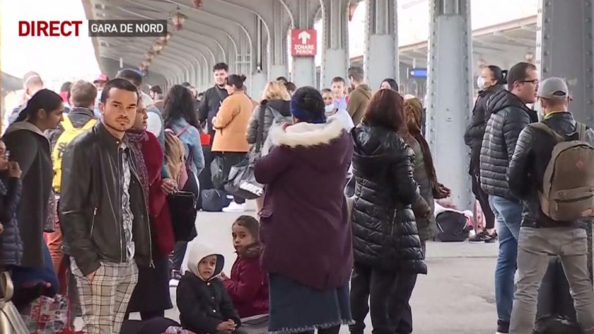 Măsurile de protecţie, ignorate în Gara de Nord. Oamenii nu păstrează distanţa şi nici nu poartă măşti sau mănuşi de protecţie 