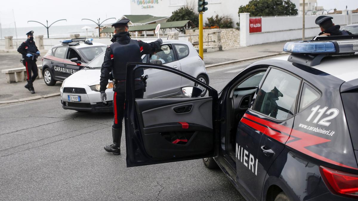 Conflict sângeros la marginea Romei. Poliţia a găsit un român într-o baltă de sânge