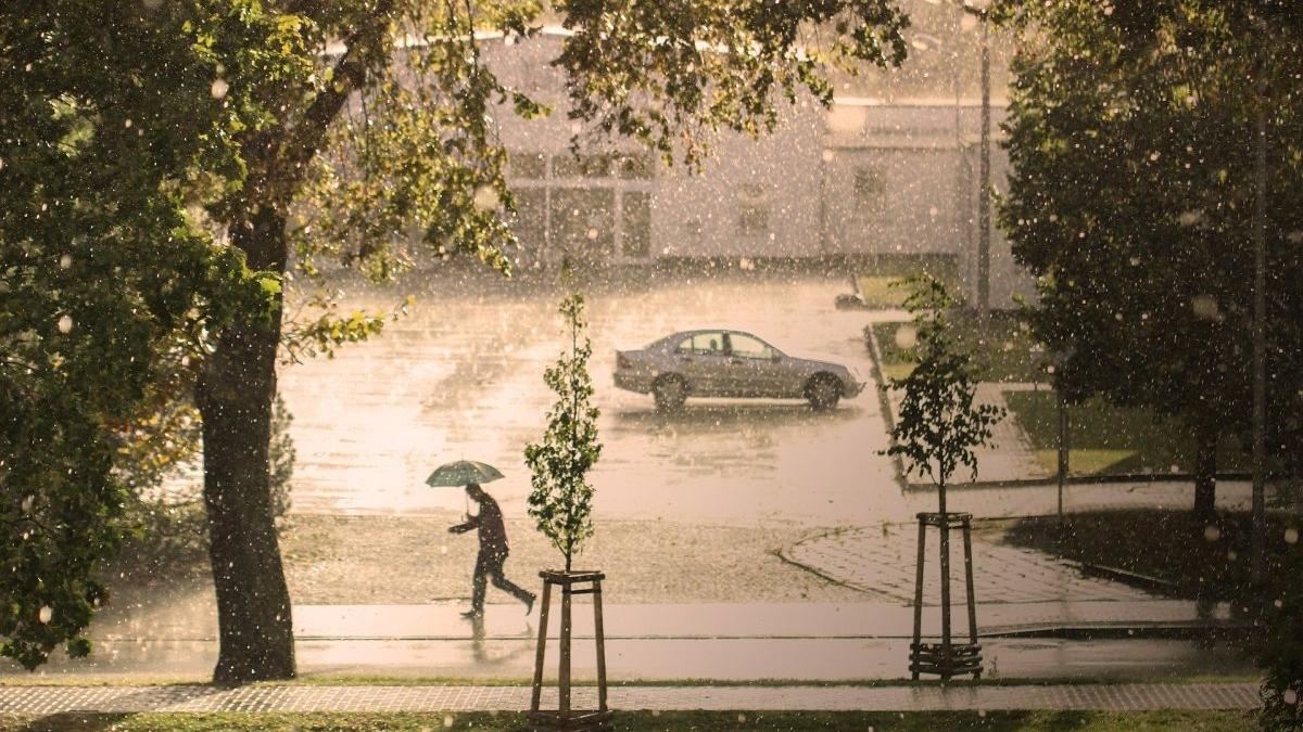 Alertă meteo de vreme severă imediată! Grindină, vânt și averse în 8 județe 