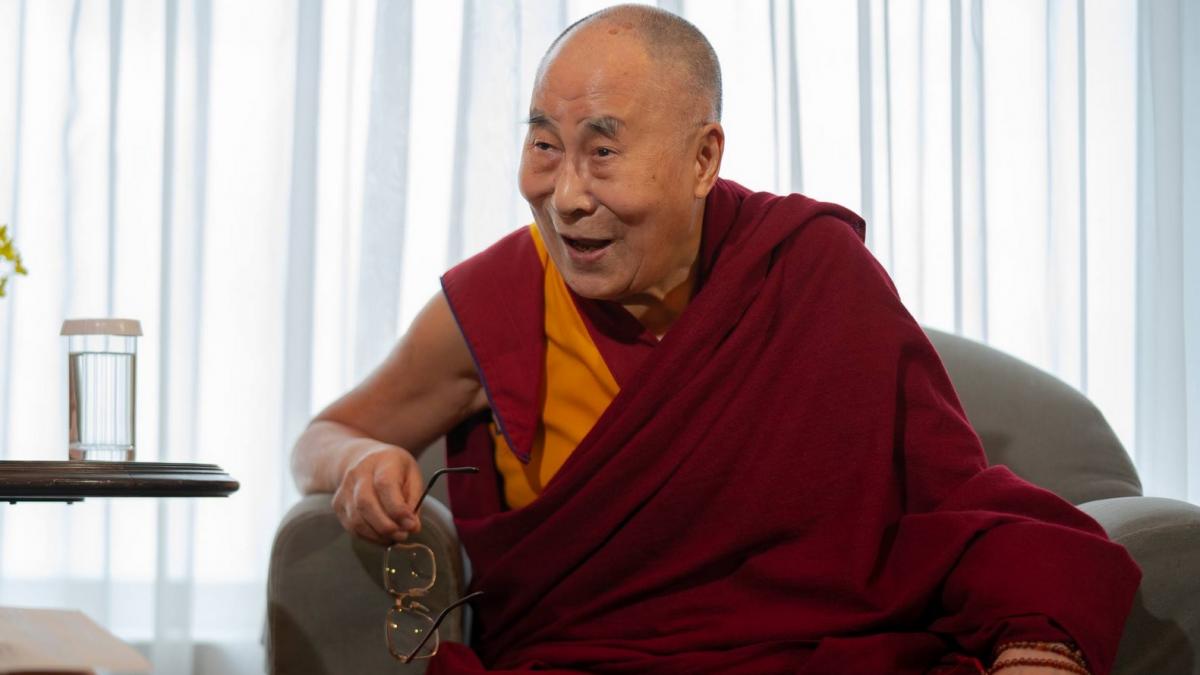 Dalai Lama lansează un nou album muzical chiar de ziua lui 