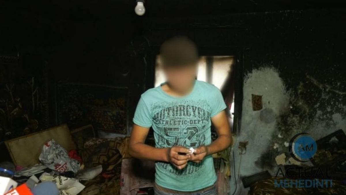 Mărturie înfiorătoare a fratelui tinerei incendiate în Mehedinți: „Când am ieșit eu din casă, soră-mea ardea, iar el fugea. A venit și cu toporul!”