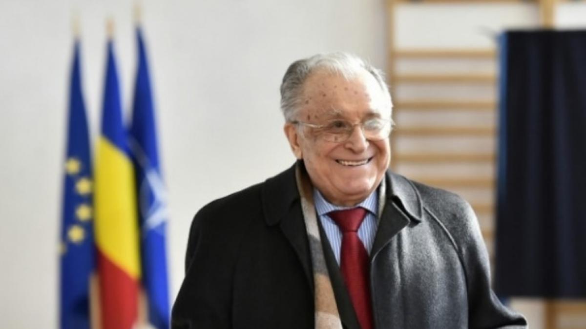 Marcel Ciolacu l-a sunat pe Ion Iliescu: Nu pot fi ipocrit să spun că nu există acest trecut