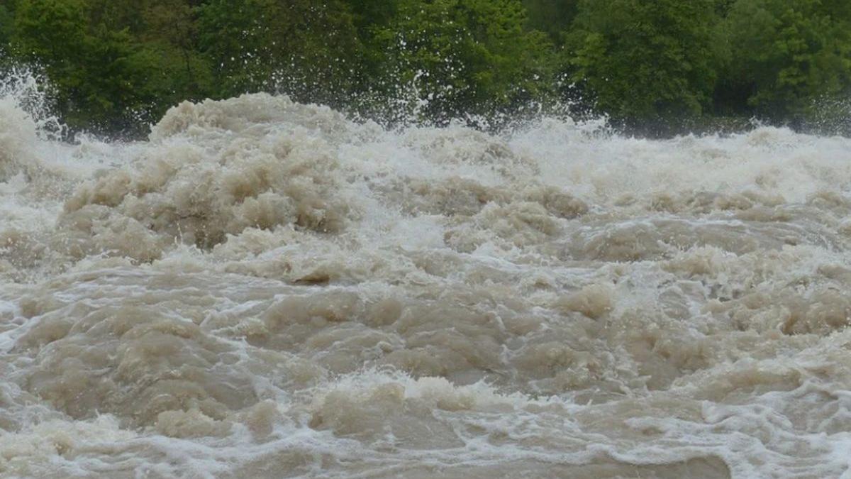 ALERTĂ METEO - Cod roșu de inundații în Moldova VIDEO