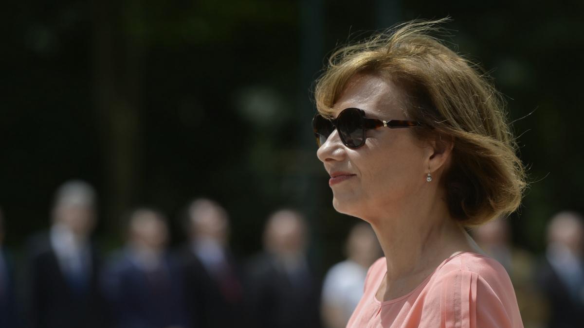 Ce salariu încasează lunar Carmen Iohannis ca profesoară de engleză. Suma este surprinzătoare