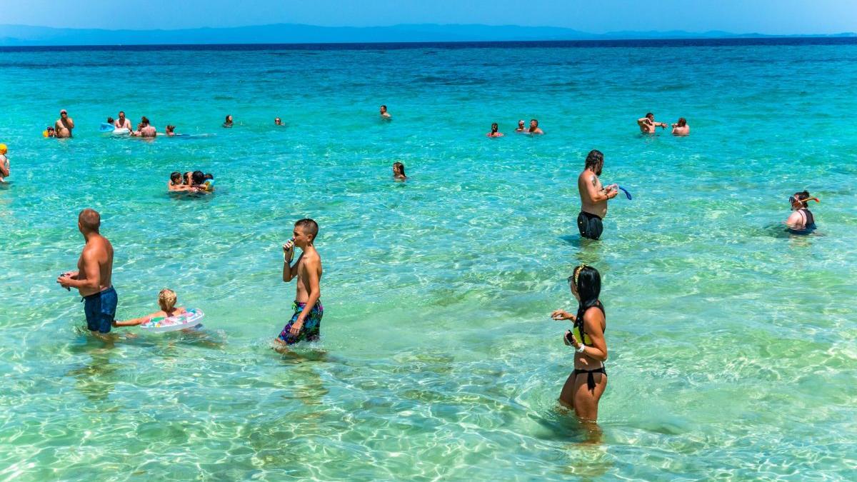 A fost confirmat primul turist român cu coronavirus în Grecia. Ce măsuri au luat autoritățile elene