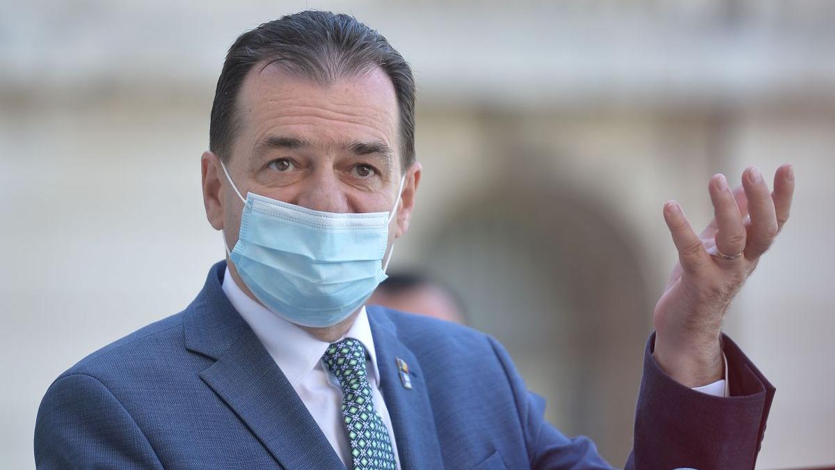 Ludovic Orban, huiduit de protestatari la sediul PNL. Se cere demisia Premierului