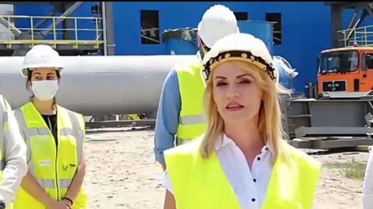 Gabriela Firea, imagini spectaculoase cu Podul Ciurel: El vrea să ”salveze Bucureştiul”. Lupul paznic la oi