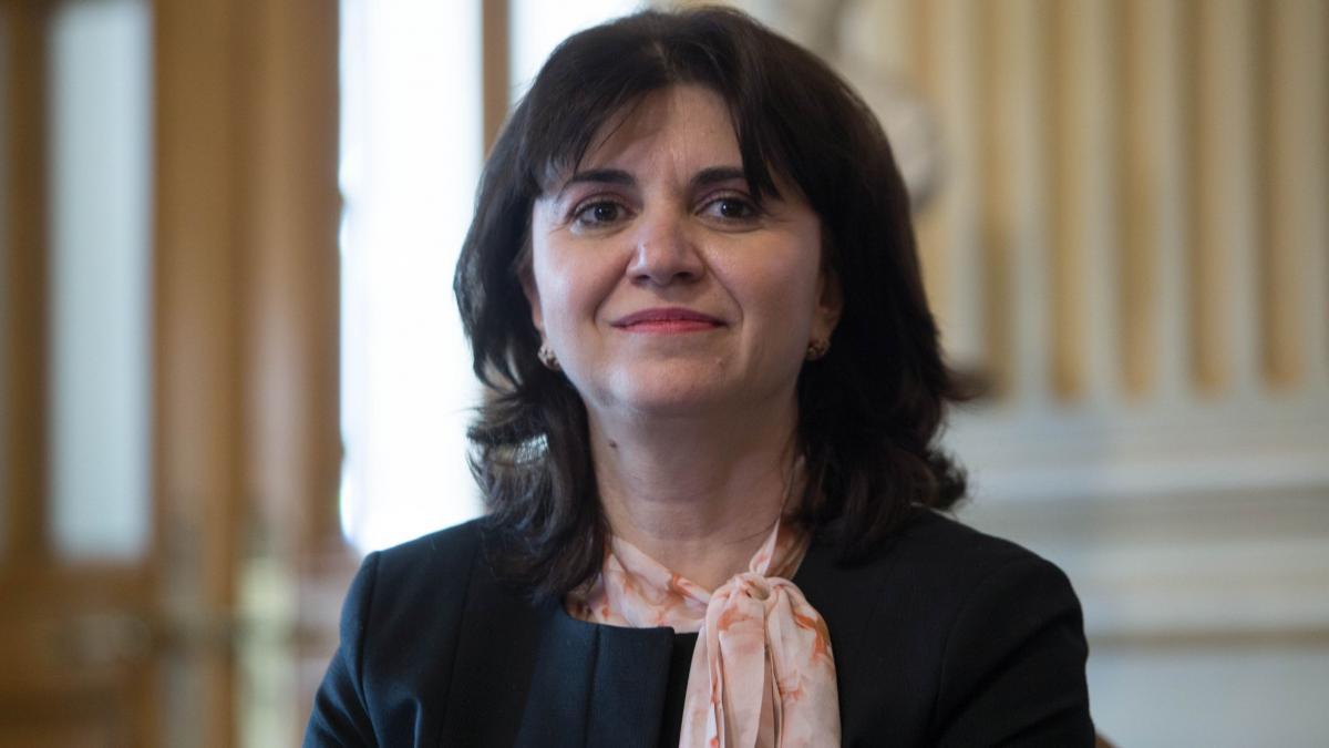 Cum va reîncepe școala în toamnă? Anunțul de ultimă oră făcut de ministrul Monica Anisie