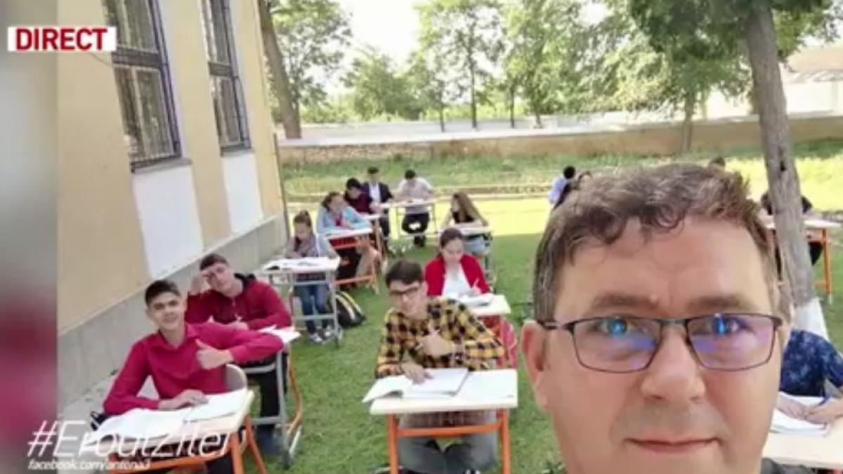 Dovada că şcoala se poate face şi altfel! Interviu cu profesorul care îi fascinează pe elevi