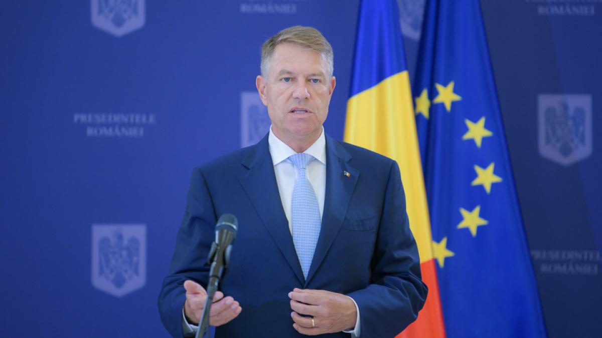 Klaus Iohannis a devenit viral. Care e noua melodie a Președintelui. Esti precaut sau esti prost a devenit refren