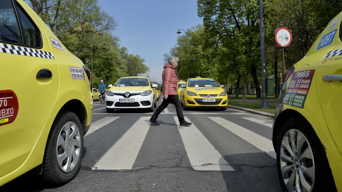 Suspect de COVID, trimis acasă cu taxiul. Bărbatul avea febră 38,6 când a sunat la 112