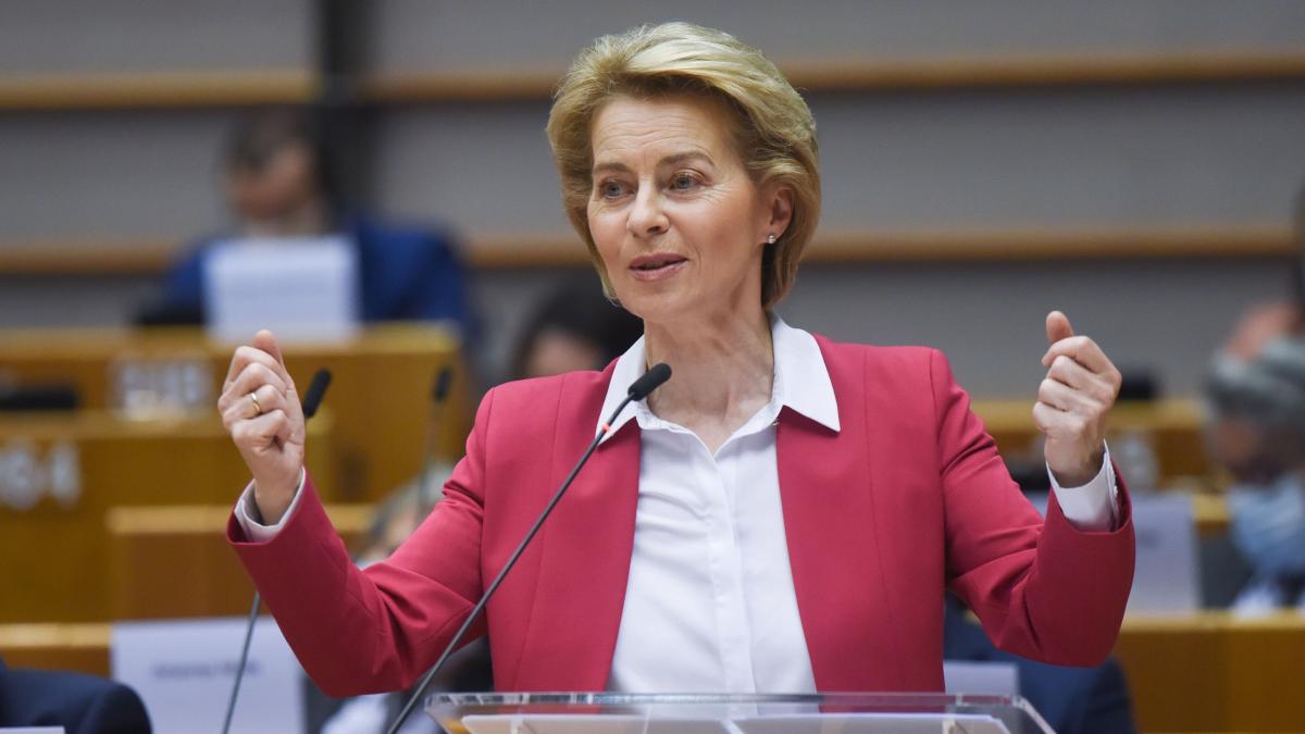 Ursula von der Leyen, în izolare. Președinta Comisiei Europene a intrat în contact cu o persoană infectată cu COVID-19