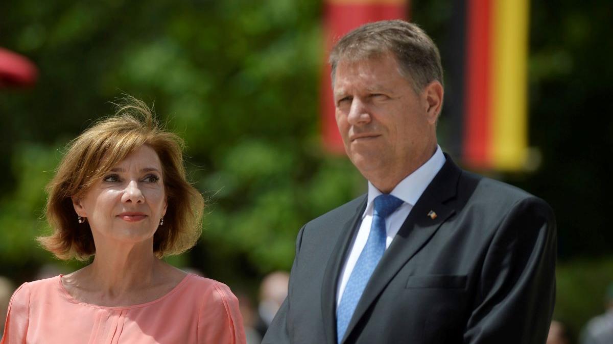 Carmen Iohannis a atras toate privirile în Germania. Rochia inedită purtată de Prima Doamnă la decernarea premiilor de la Magdeburg - FOTO