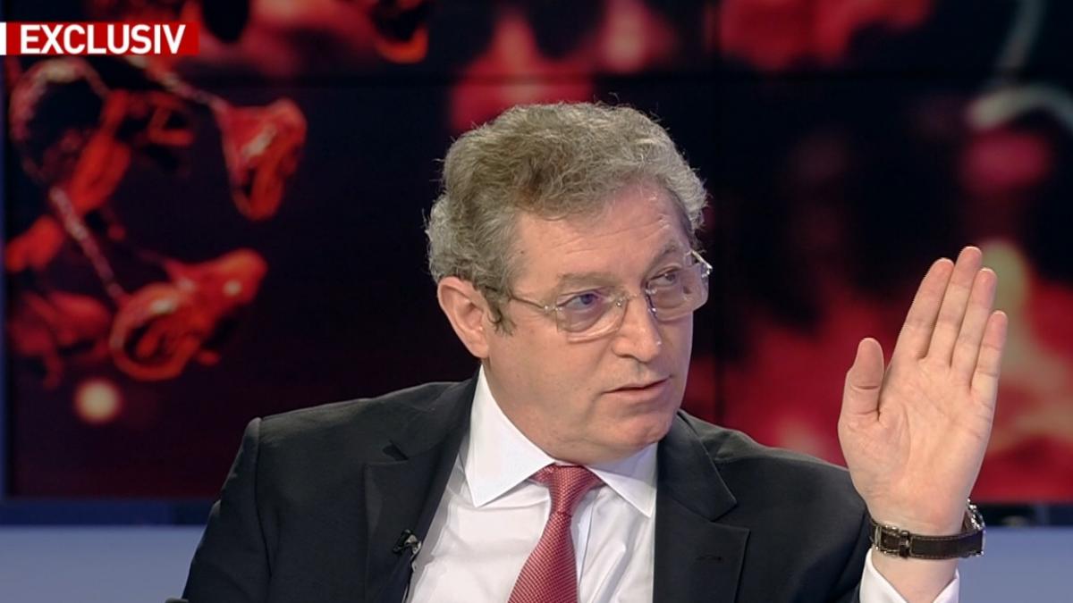 Adrian Streinu-Cercel: Un infectat contaminează alte 40 de persoane în numai 12 zile