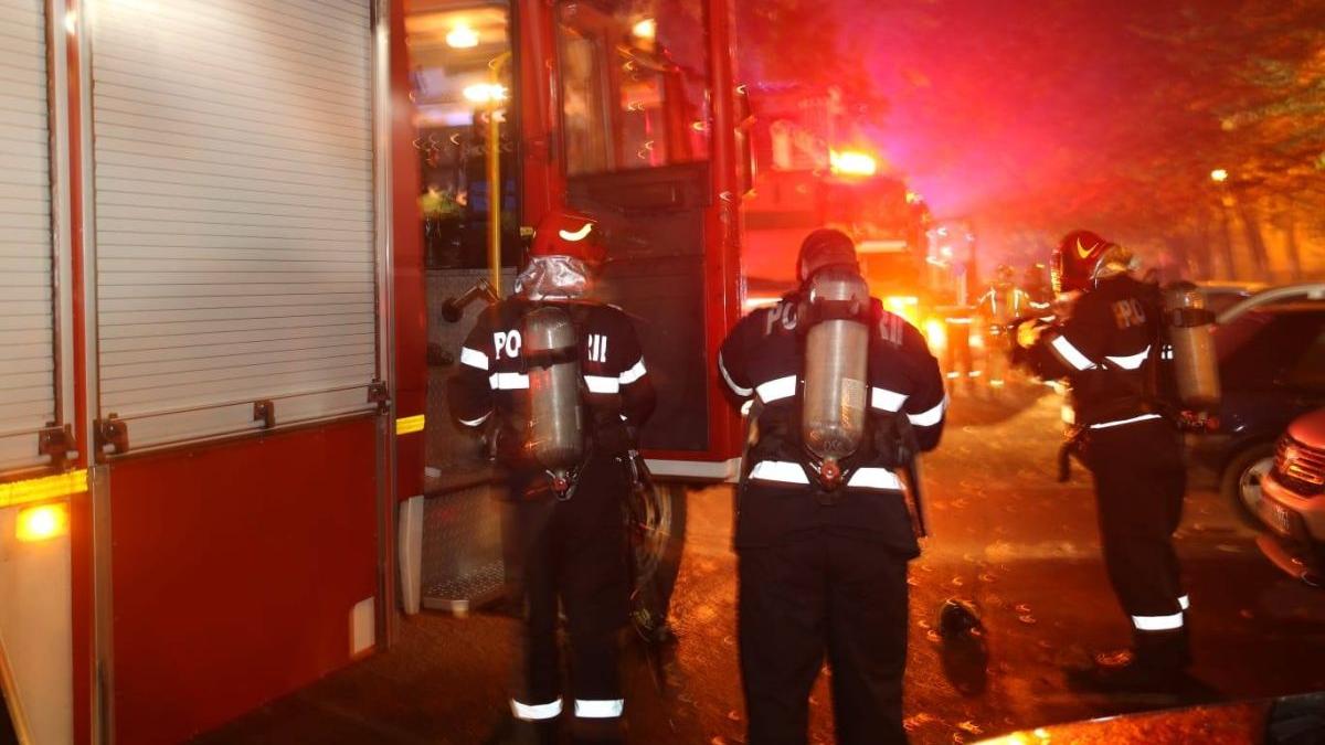 Incendiu la un alt spital din ţară, duminică dimineaţă. Mai mulţi pacienţi, evacuaţi