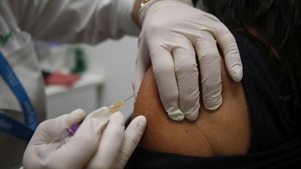 Sapte Romani Din Cei Aproape 3 000 VaccinaÅ£i Impotriva Covid Au Avut ReacÅ£ii Adverse Ce Au Acuzat Ei