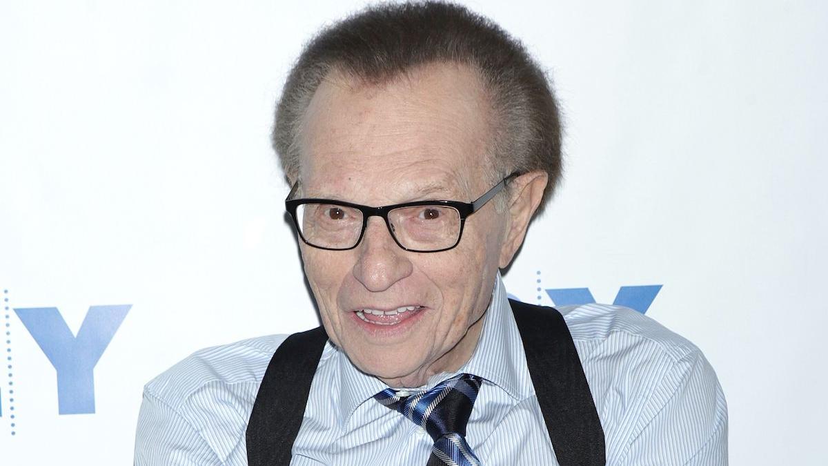 Larry King a murit la 87 de ani, în spital, după infecția cu COVID