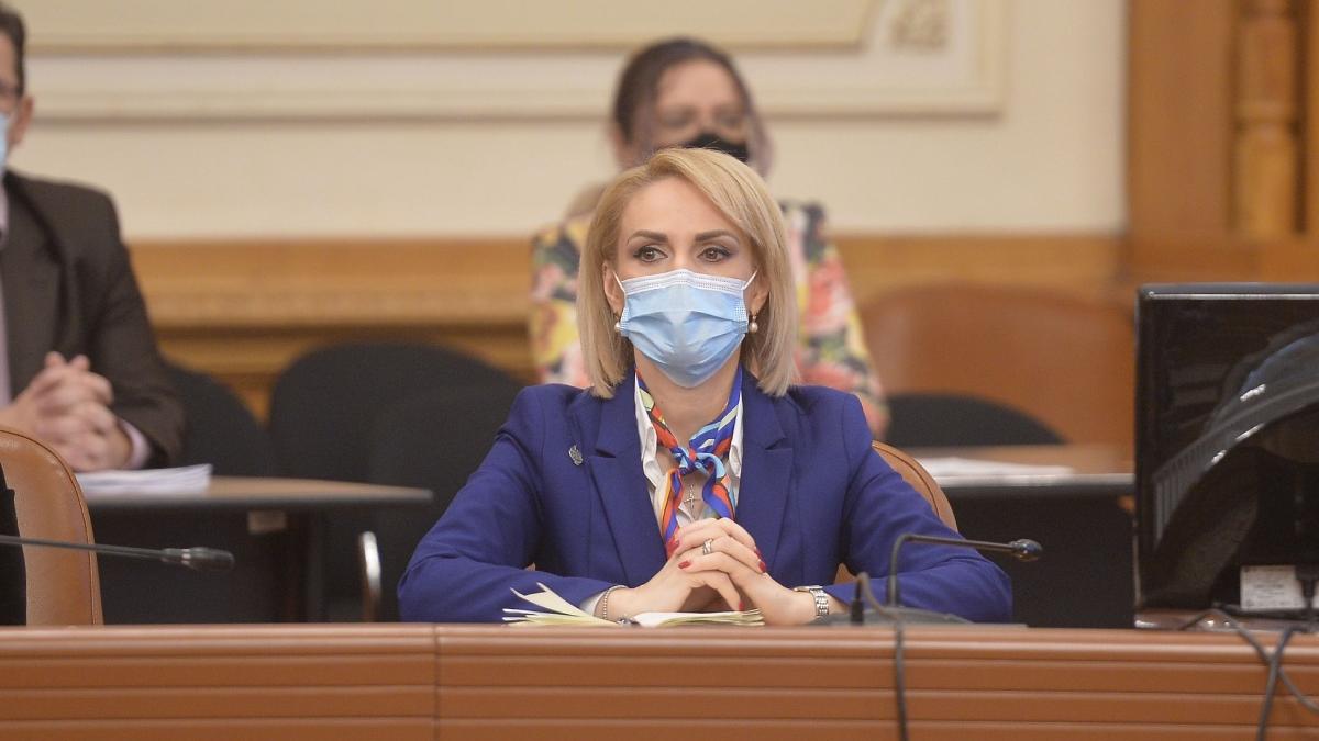 Firea, despre tăierea voucherelor de vacanţă: “Turismul din România primește o lovitură de grație”