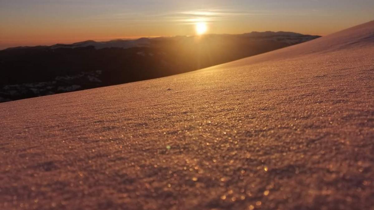 Record spulberat, în Munții Parâng. Niciodată nu a mai fost înregistrată această temperatură la staţia meteo