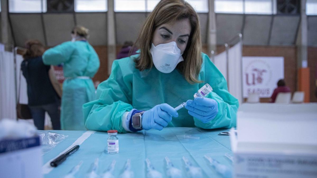 O nouă tranşă de aproape 80.000 de vaccinuri Moderna au ajuns în România. Cum se împart dozele de ser contra COVID