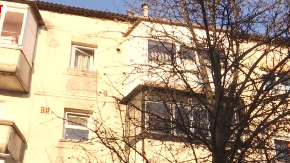 VIDEO. Un vecin a surprins momentul în care trupele speciale au pătruns în apartamentul de la Onești și l-au împușcat pe agresor