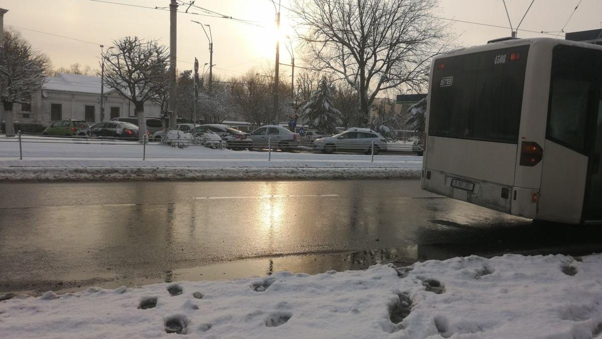 Gerul din această noapte se anunţă periculos pentru pietoni, şoferi, dar şi pentru vegetaţie