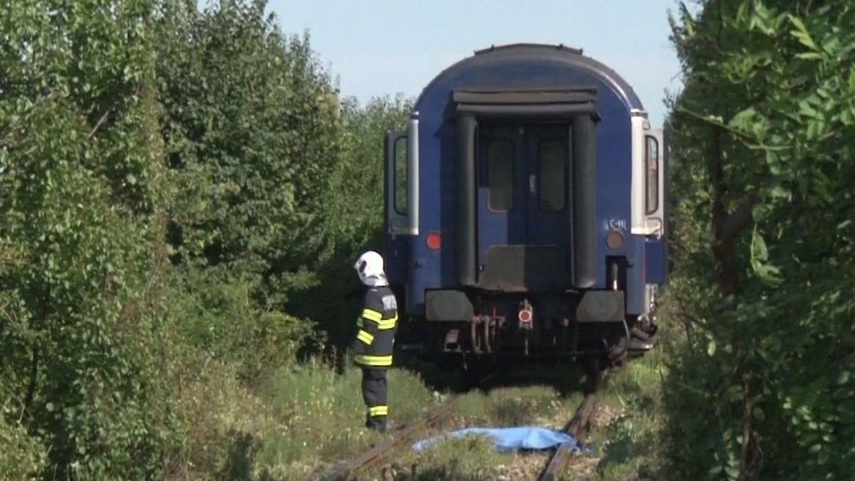 O femeie de 65 de ani a fost călcată de tren, la Constanţa. Victima a murit