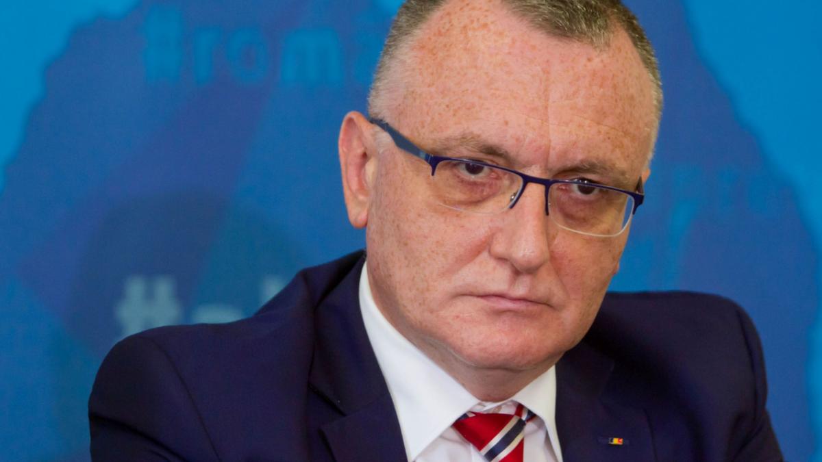 Sorin Cîmpeanu: "Tezele pentru anul școlar 2020 – 2021 sunt suspendate". Cum se va calcula media semestrială