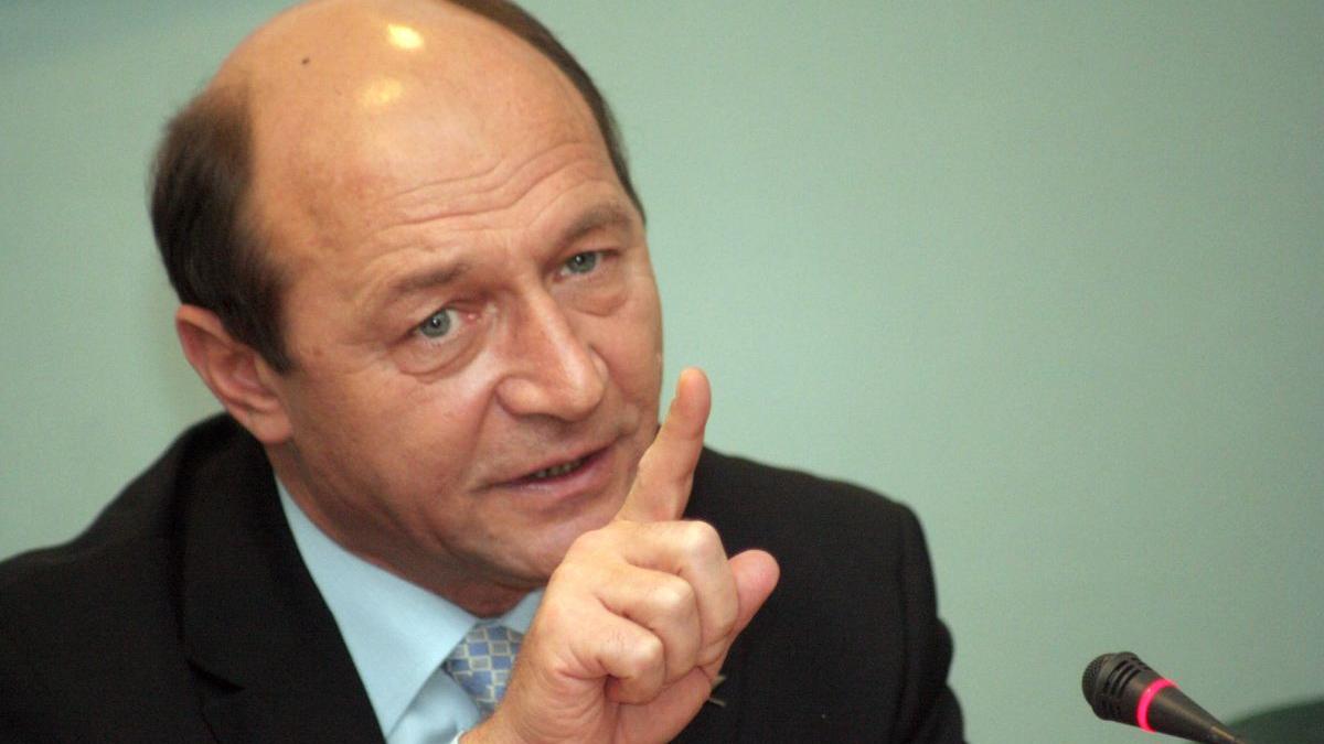 Traian Băsescu, reacţie la condamnarea fiicei sale: „Mulţi au furat milioane și sunt bine-mersi. Nu-i atinge nimeni”