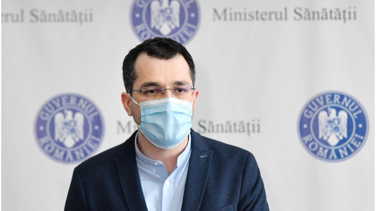 Vlad Voiculescu are dileme cu privire la vaccinare și testare. Declarația controversată a ministrului Sănătății