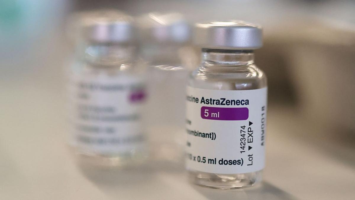 Comitetul Britanic pentru Vaccinare: "Cetăţenii sub 30 de ani să primească o alternativă la AstraZeneca"