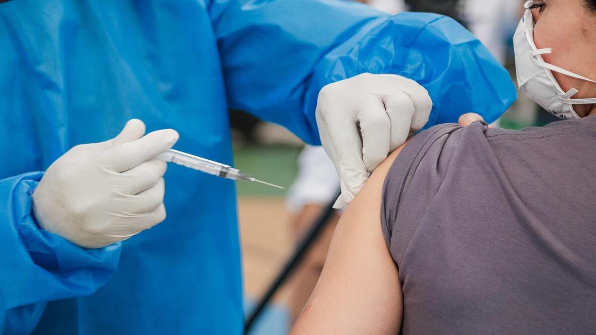 Vaccinarea anti-COVID-19 la medicul de familie a început cu stângul la Timişoara