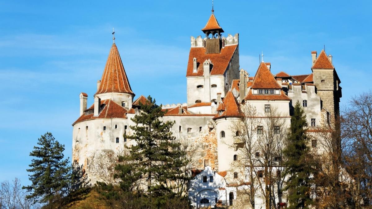 Maraton De Vaccinare La Castelul Bran Timp De O LunÄƒ In Fiecare Weekend