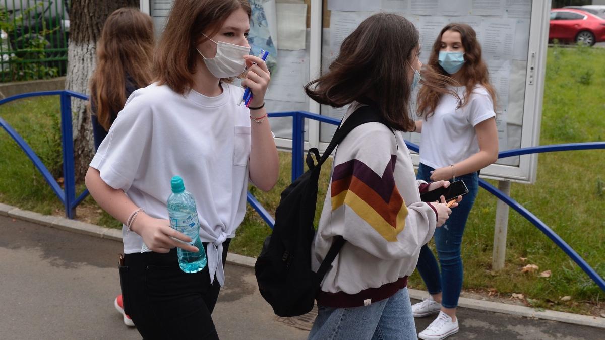 Studenții de la UMF Iași, primiți la examen doar dacă sunt vaccinați, testați sau au avut COVID-19