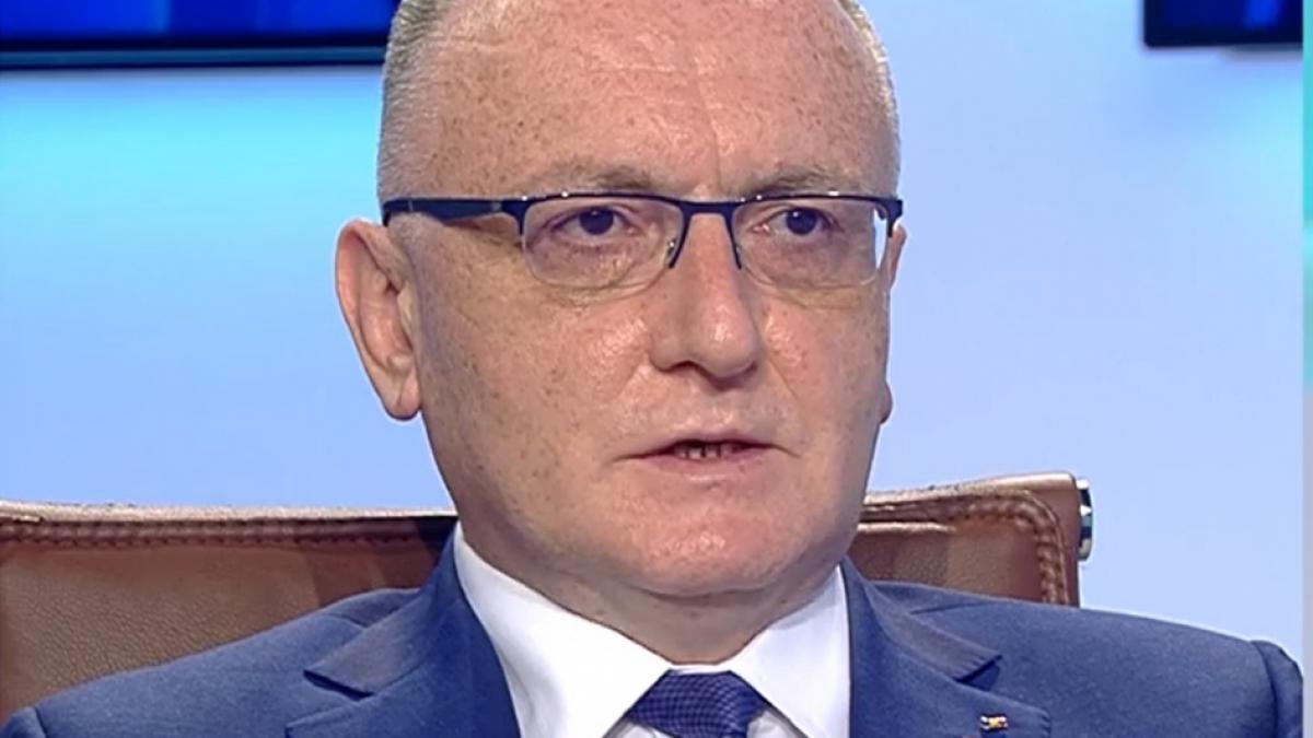 Sorin Cîmpeanu: "Decizia UMF Iași, ca studenții să fie primiți în examene testați sau vaccinați, corectă"