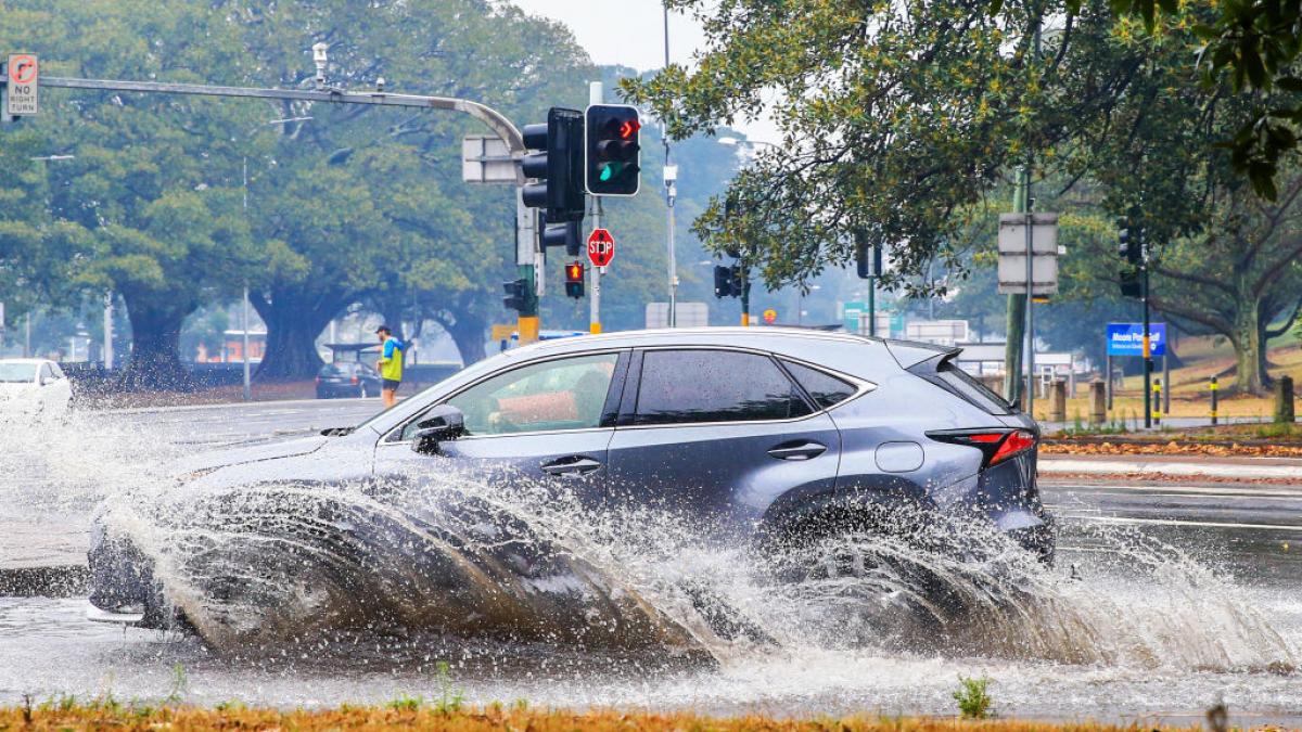 Cod portocaliu de inundații în 16 județe