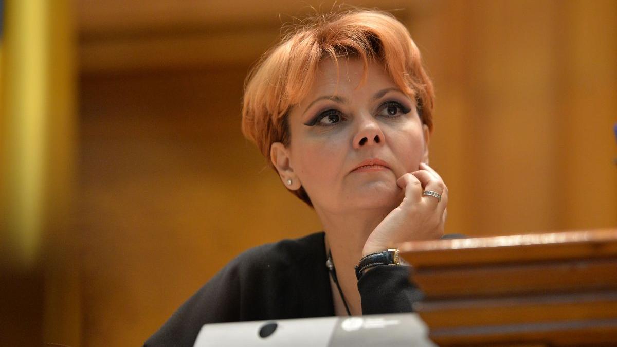 Lia Olguţa Vasilescu, despre interzicerea cumulului pensiei cu salariul la stat: Omul va alege pensia şi România va râmâne fără personal calificat mai ales în şcoli şi spitale