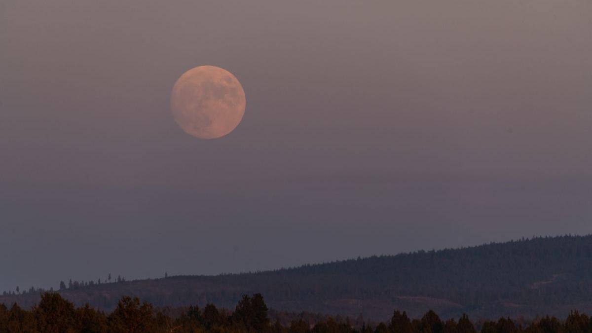 Red Moon