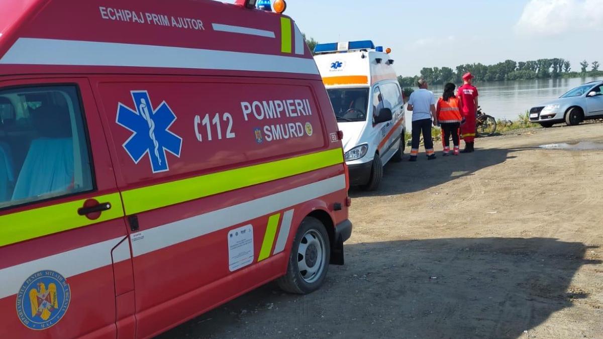 Adolescent de 17 ani, înjunghiat de interlopi lângă o grădiniță din București