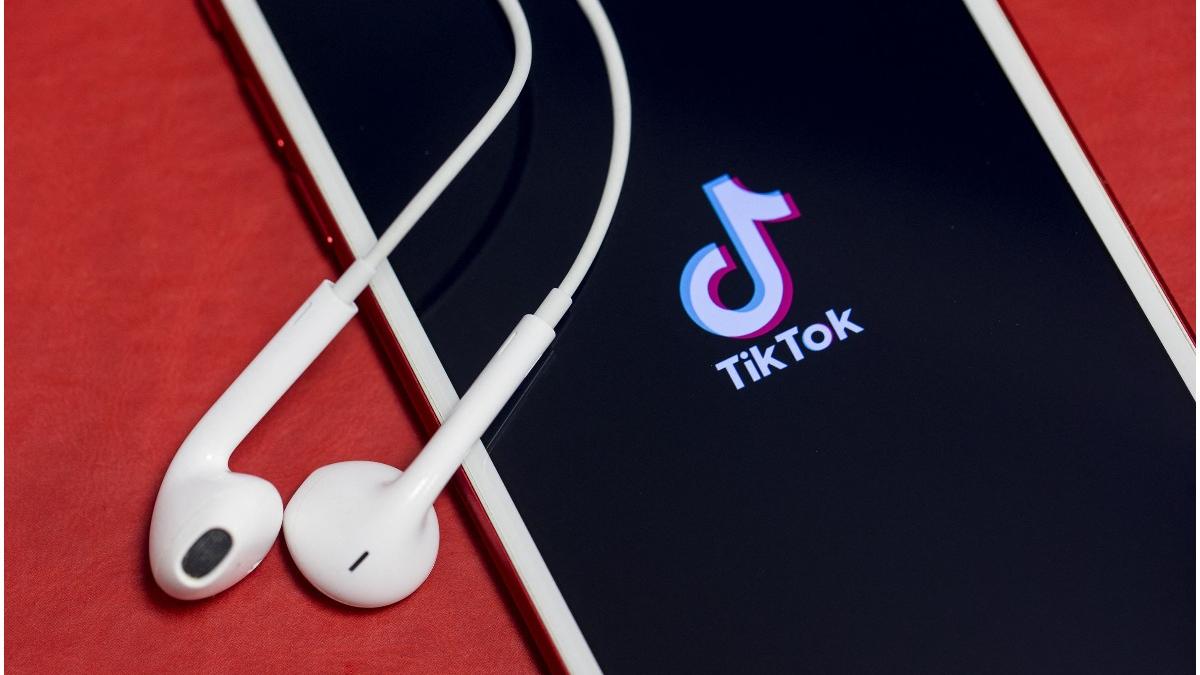 telefon casti logo tiktok