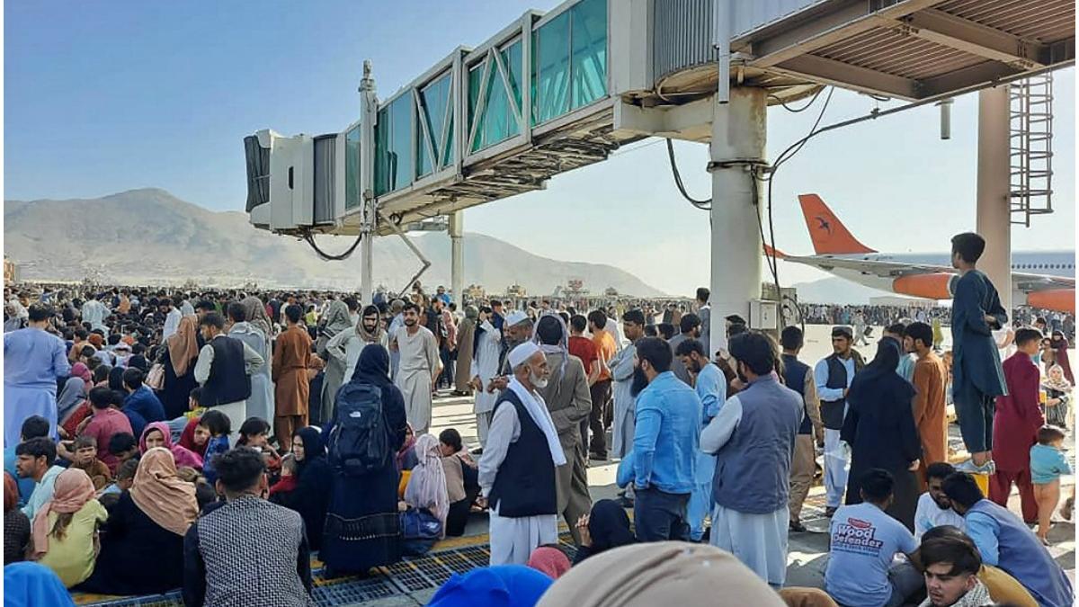 multime aeroport kabul